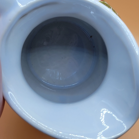 VTG McCoy Pottery Strawberry Pitcher - Picture 5 of 10